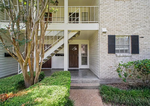 1st image of 13022 Trail Hollow Dr #3022, Houston, TX 77079 | MLS# 70305307