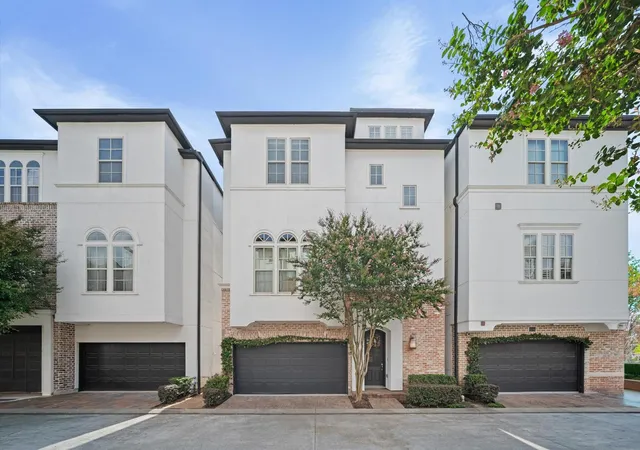 1st image of 2710 Arabelle Grv, Houston, TX 77007 | MLS# 17600589