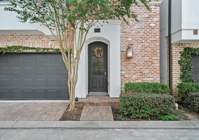 4th image of 2710 Arabelle Grv, Houston, TX 77007 | MLS# 17600589