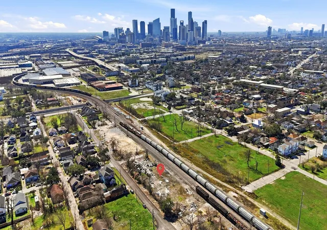 Photo 2 of Land for sale at 2109 Semmes St, Houston, TX 77026 | MLS# 84504919 | Listing updated on 2026-09-17