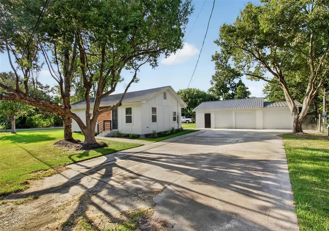 Photo 3 of Single family home for sale at 3577 9th St, Nederland, TX 77705 | MLS# 37881623 | Listing updated on 2026-08-25