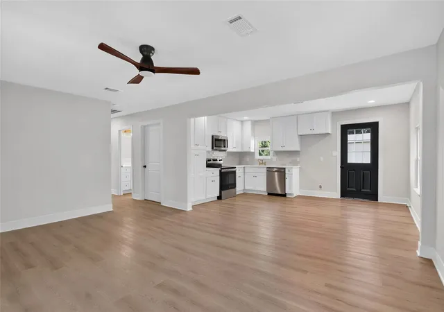 Photo 4 of Single family home for sale at 3577 9Th St, Nederland, TX 77705 | MLS# 37881623 | Listing updated on 2026-09-22