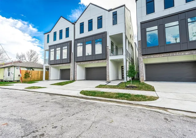2nd image of 3808 Jefferson St, Houston, TX 77003 | MLS# 78559029