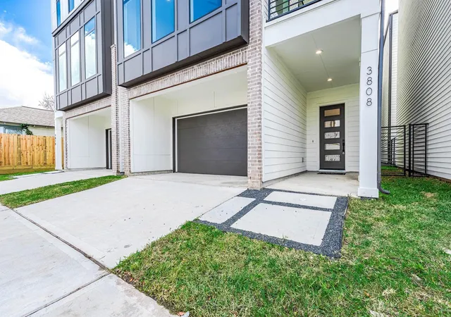 Photo 3 of Single family home for sale at 3808 Jefferson St, Houston, TX 77003 | MLS# 78559029 | Listing updated on 2026-09-19