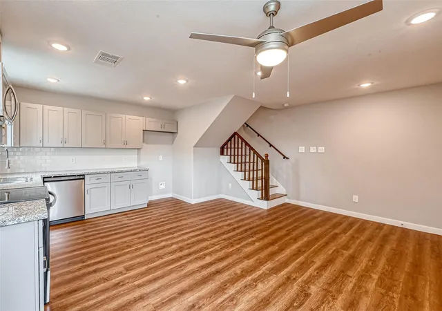 4th image of 8125 Eastover St, Houston, TX 77028