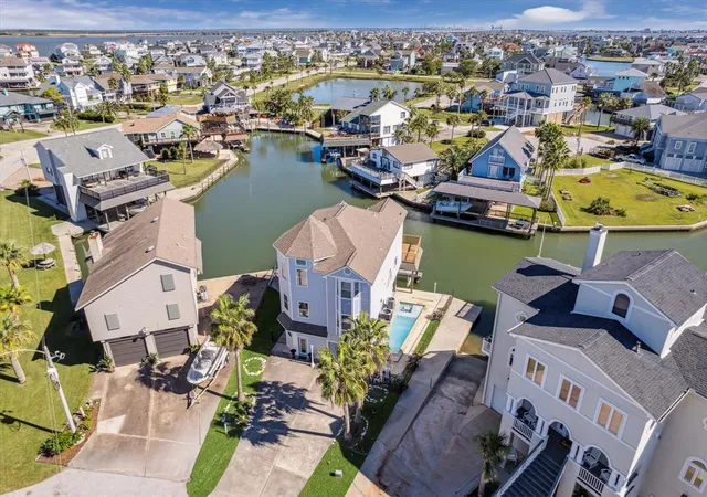36th image of 210 Easterly, Galveston, TX 77554 | MLS# 95168785
