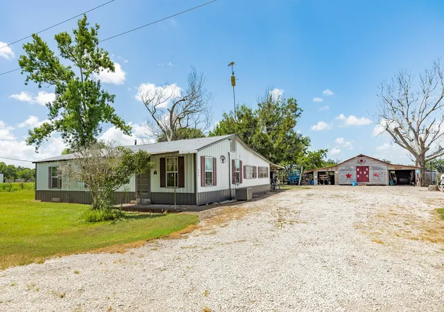 Photo 3 of Single family home for sale at 438 County Road 164, Cedar Lane, TX 77414 | MLS# 80578647 | Listing updated on 2026-09-10