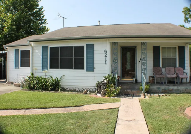 Photo 1 of Single family home for sale at 6211 Force St, Houston, TX 77020 | MLS# 59136693 | Listing updated on 2026-08-19