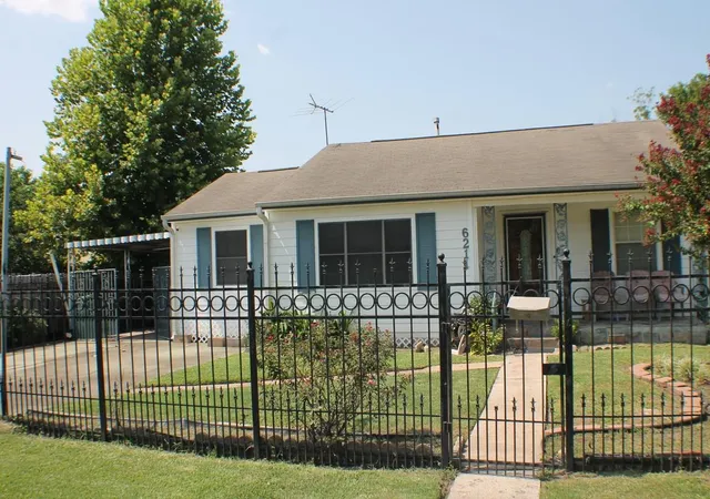 Photo 2 of Single family home for sale at 6211 Force St, Houston, TX 77020 | MLS# 59136693 | Listing updated on 2026-08-19