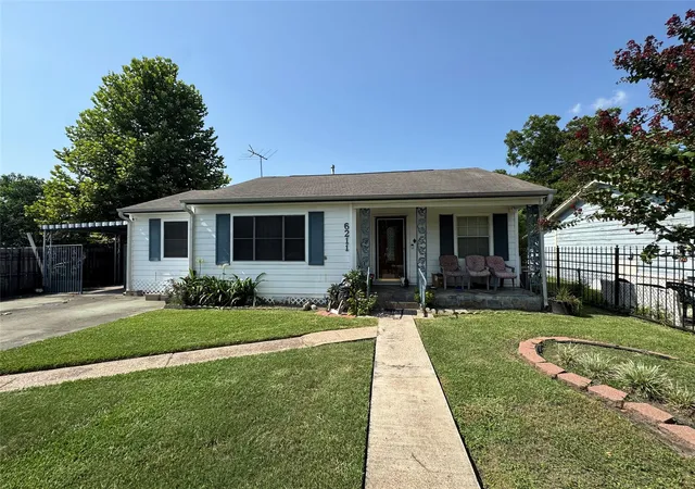 Photo 3 of Single family home for sale at 6211 Force St, Houston, TX 77020 | MLS# 59136693 | Listing updated on 2026-08-19