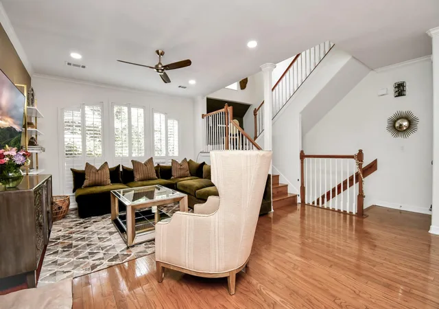 3rd image of 1739 French Village Dr, Houston, TX 77055 | MLS# 83173433