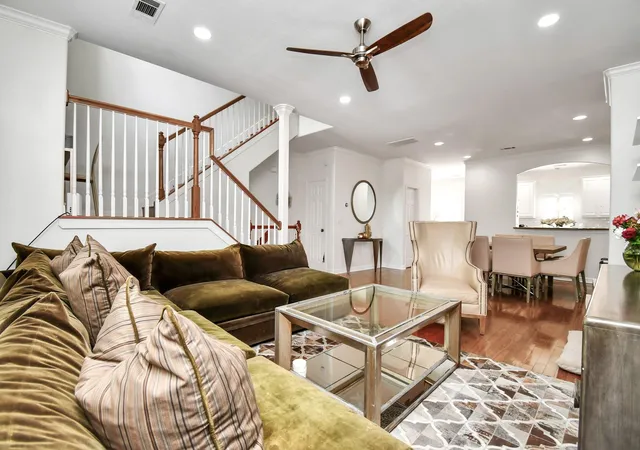 4th image of 1739 French Village Dr, Houston, TX 77055 | MLS# 83173433