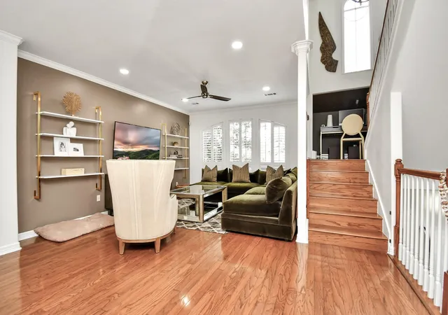 5th image of 1739 French Village Dr, Houston, TX 77055 | MLS# 83173433
