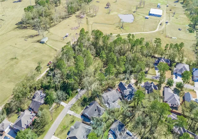 3rd image of 24 Holly Springs Dr, Conroe, TX 77302 | MLS# 67489287
