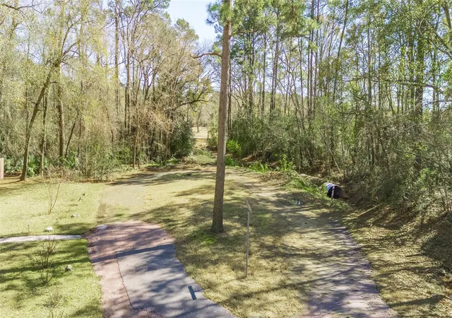5th image of 24 Holly Springs Dr, Conroe, TX 77302 | MLS# 67489287