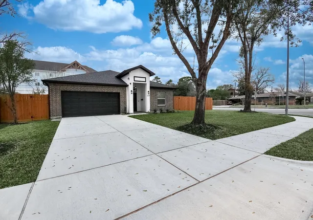3rd image of 2139 Counter Point Dr, Houston, TX 77055 | MLS# 2273802