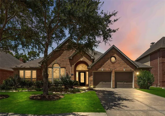 Photo 1 of Single family home for sale at 2712 Green Mountain Dr, Pearland, TX 77584 | MLS# 25719569 | Listing updated on 2026-09-21