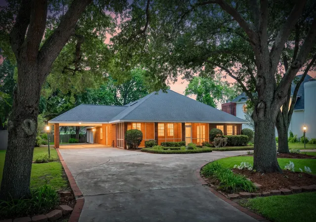Homes for sale in Lake Jackson, TX | 214 Dewberry Dr, Lake Jackson, TX 77566 | MLS# 45765247