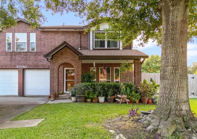 2nd image of 3700 Wood Sorrel Dr, Dickinson, TX 77539 | MLS# 48662269