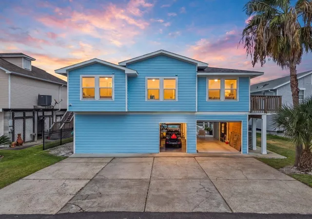 Photo 1 of Single family home for sale at 214 Sampan Dr, Tiki Island, TX 77554 | MLS# 98788398 | Listing updated on 2026-09-12