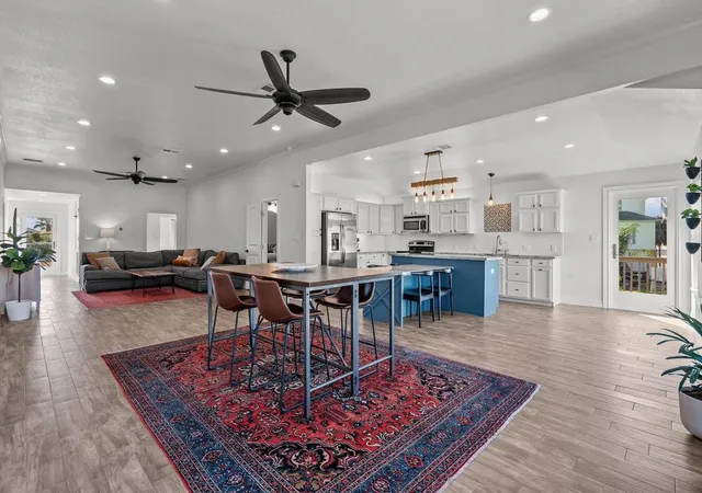 Photo 4 of Single family home for sale at 214 Sampan Dr, Tiki Island, TX 77554 | MLS# 98788398 | Listing updated on 2026-09-12