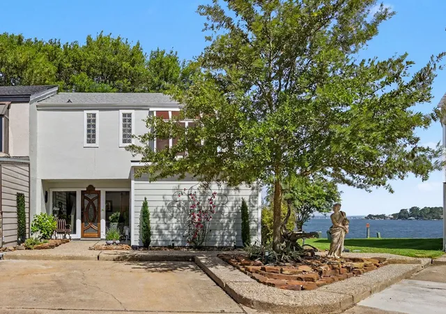 Photo 3 of Townhouse for sale at 1422 Bowsprit Point, Willis, TX 77318 | MLS# 39900168 | Listing updated on 2026-09-10