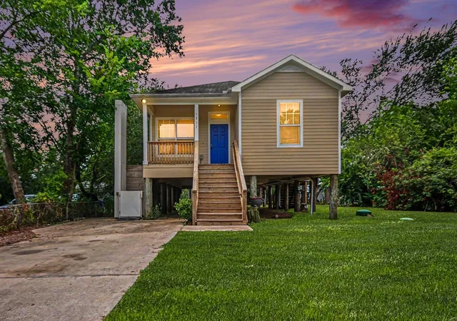 1st image of 5813 David St, Dickinson, TX 77539 | MLS# 92022117