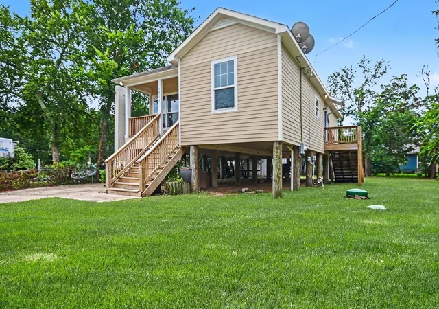 2nd image of 5813 David St, Dickinson, TX 77539 | MLS# 92022117