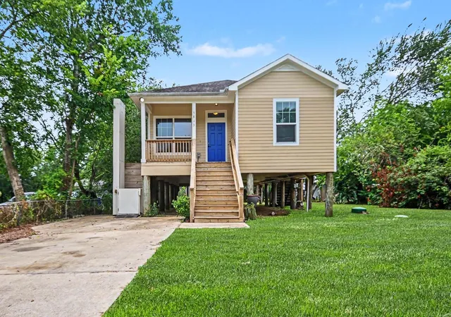 3rd image of 5813 David St, Dickinson, TX 77539 | MLS# 92022117