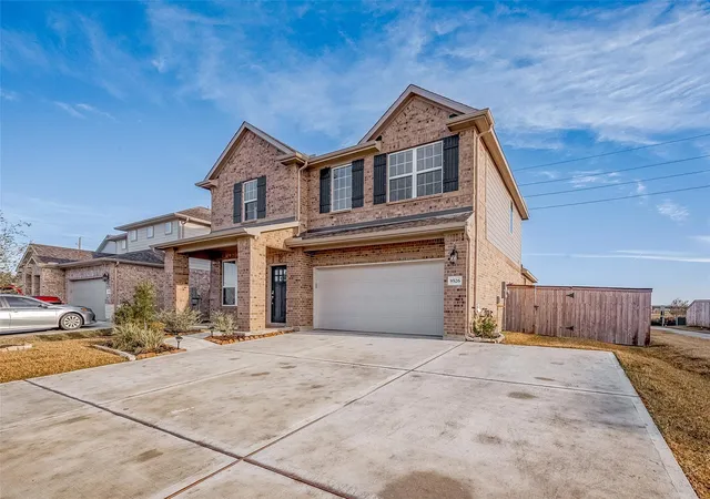 3rd image of 8526 Treetop Heights Dr, Mont Belvieu, TX 77523 | MLS# 40808208