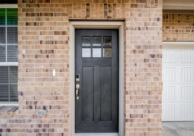 4th image of 8526 Treetop Heights Dr, Mont Belvieu, TX 77523 | MLS# 40808208