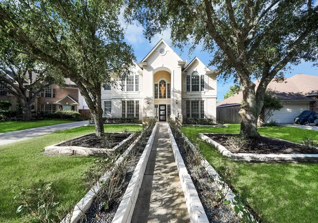 Photo 3 of Single family home for sale at 20111 Biscayne Hl Ct, Spring, TX 77379 | MLS# 29376167 | Listing updated on 2026-08-20