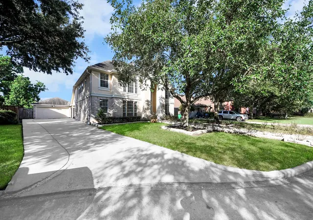 Photo 3 of Single family home for sale at 20111 Biscayne Hl Ct, Spring, TX 77379 | MLS# 29376167 | Listing updated on 2026-08-20