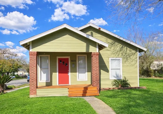 1st image of 4405 Canal St, Houston, TX 77011 | MLS# 15765504