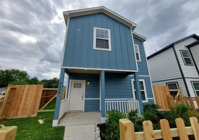 Photo 1 of Single family home for sale at 6438 Calhoun Rd, Houston, TX 77021 | MLS# 56158757 | Listing updated on 2026-09-14