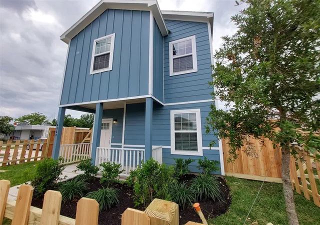 Photo 3 of Single family home for sale at 6438 Calhoun Rd, Houston, TX 77021 | MLS# 56158757 | Listing updated on 2026-09-14