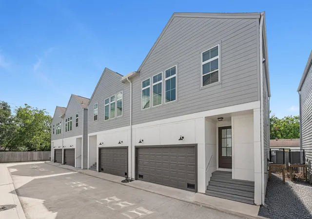 Photo 2 of Single family home for sale at 6033 Cypress St, Houston, TX 77074 | MLS# 34175005 | Listing updated on 2026-08-25