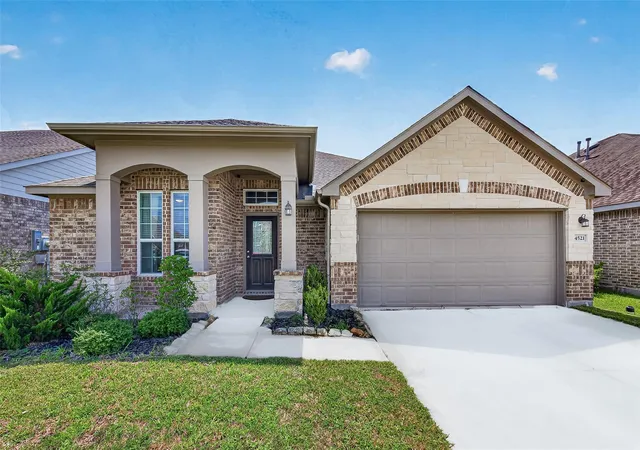 Photo 1 of Single family home for sale at 4521 Orono Summit Trl, Rosharon, TX 77583 | MLS# 10803769 | Listing updated on 2026-09-23