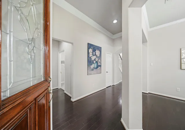 Photo 4 of Sale Pending at 2206 Ascot Ln, Sugar Land, TX 77479 | MLS# 60228331 | Listing updated on 2026-10-06