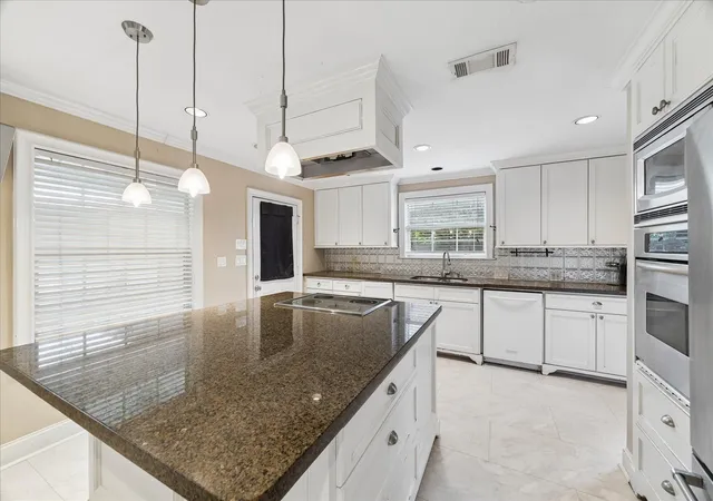 Photo 3 of Single family home for sale at 1330 Des Jardines St, Houston, TX 77023 | MLS# 84234201 | Listing updated on 2026-09-15