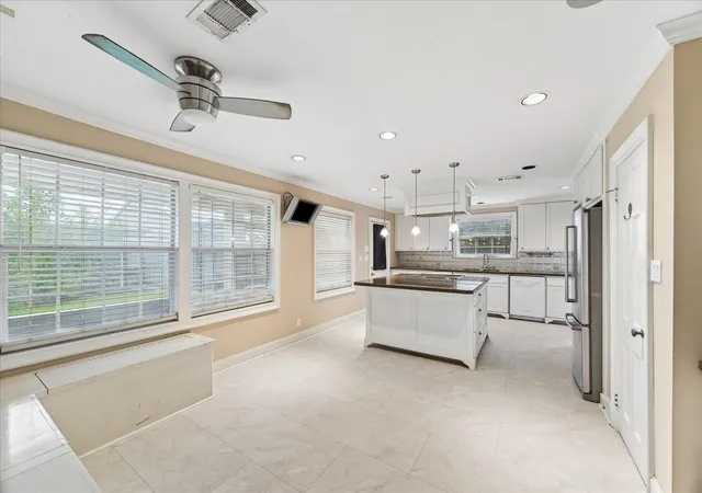 Photo 3 of Single family home for sale at 1330 Des Jardines St, Houston, TX 77023 | MLS# 84234201 | Listing updated on 2026-09-15