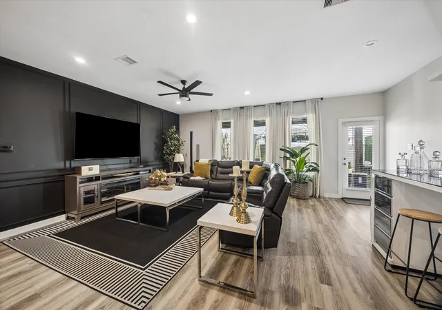 3rd image of 3034 Crown Gate Dr, Houston, TX 77047 | MLS# 39994848
