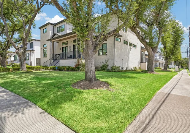 Photo 2 of Mansion for sale at 4951 Valkeith Dr, Houston, TX 77096 | MLS# 68287368 | Listing updated on 2026-08-30