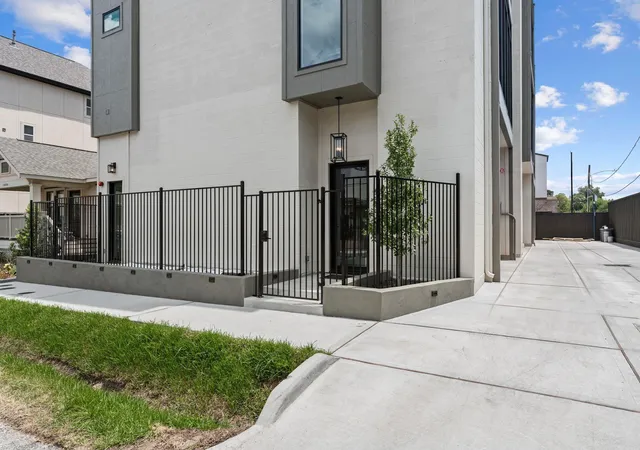 4th image of 1222 Winter St, Houston, TX 77007 | MLS# 66641917