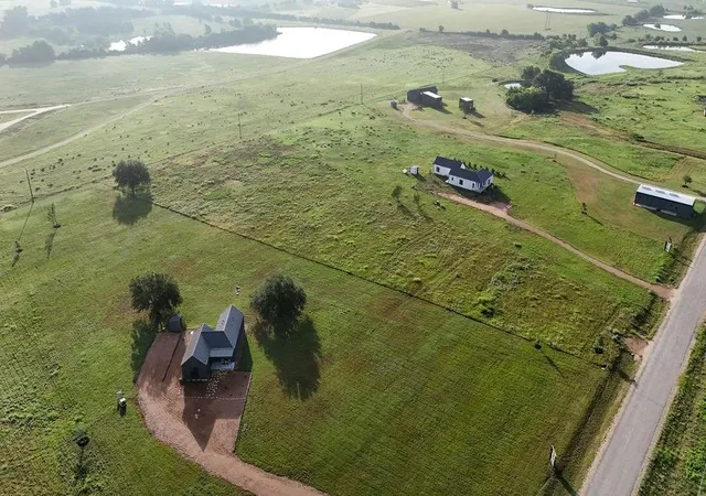 4th image of 334 Vineyard View Trl, Carmine, TX 78932 | MLS# 25830754