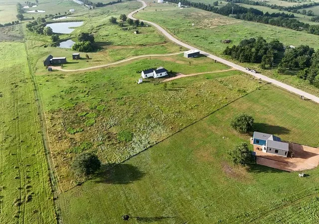 5th image of 334 Vineyard View Trl, Carmine, TX 78932 | MLS# 25830754