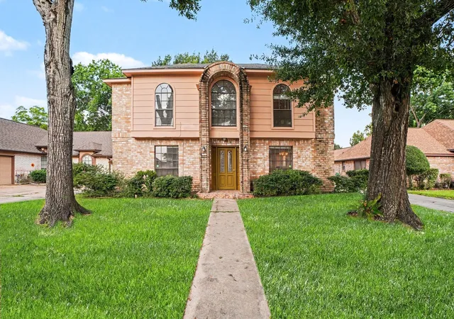 Photo 1 of Single family home for sale at 7911 Byp Forest Dr, Houston, TX 77088 | MLS# 88160191 | Listing updated on 2026-09-03
