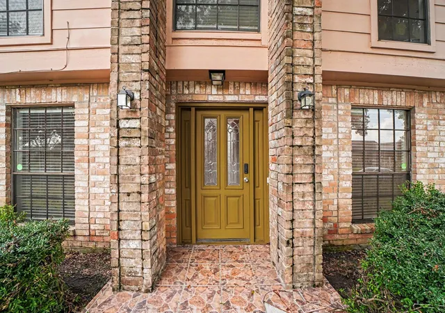 Photo 3 of Single family home for sale at 7911 Byp Forest Dr, Houston, TX 77088 | MLS# 88160191 | Listing updated on 2026-09-03