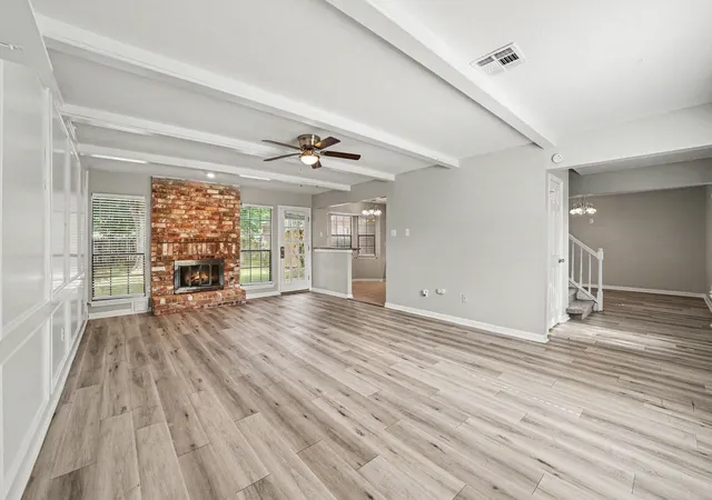 Photo 3 of Single family home for sale at 7911 Byp Forest Dr, Houston, TX 77088 | MLS# 88160191 | Listing updated on 2026-09-03
