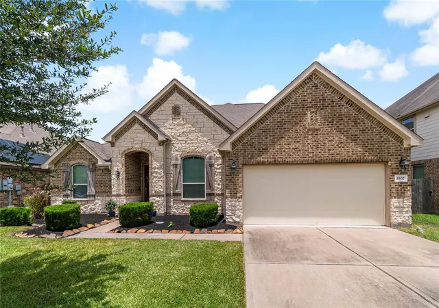 Photo 1 of Single family home for sale at 5307 Savannah Bnd Dr, Rosharon, TX 77583 | MLS# 27726129 | Listing updated on 2026-08-30